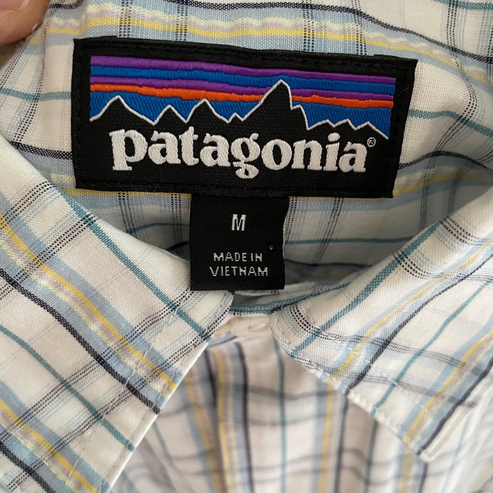Mens Patagonia button down, NWOT